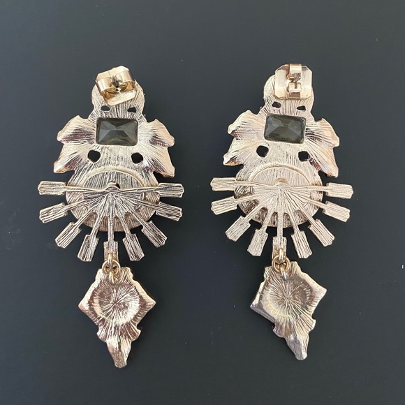 Uterque exotic stoned earrings - Picture 3 of 3